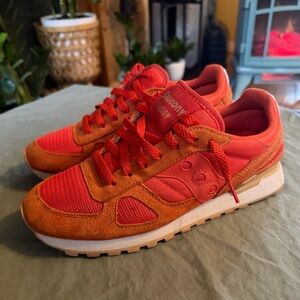Saucony Shadow Vibrant Orange size 7.5